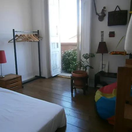 Small Niponic Room At The Republica Das Bananas - Close To The City Center Lisboa