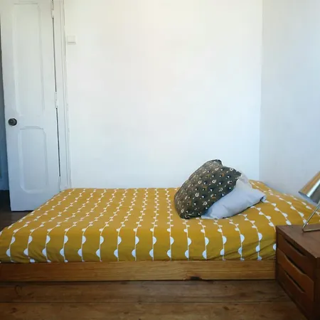 Small Niponic Room At The Republica Das Bananas - Close To The City Center