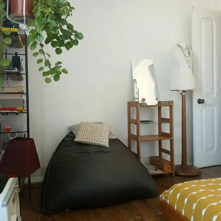 Small Niponic Room At The Republica Das Bananas - Close To The City Center Lisboa