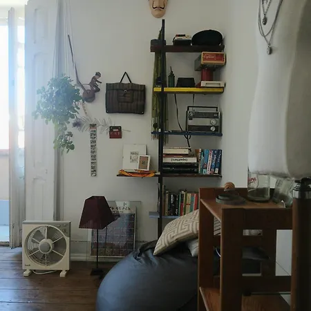 Small Niponic Room At The Republica Das Bananas - Close To The City Center Homestay szállás Lisboa