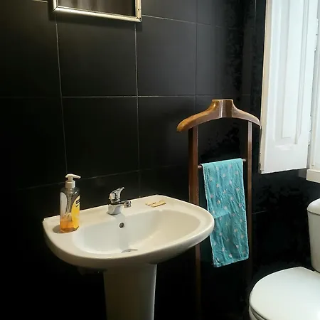 Homestay szállás Small Niponic Room At The Republica Das Bananas - Close To The City Center Lisboa